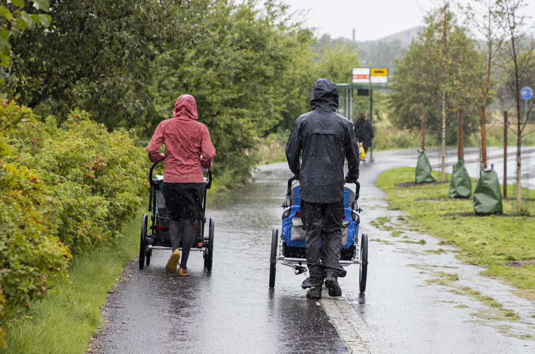 Maan etelä- ja keskiosassa tulee vain paikallisia vesikuuroja ja pilvisyys on vaihtelevaa.