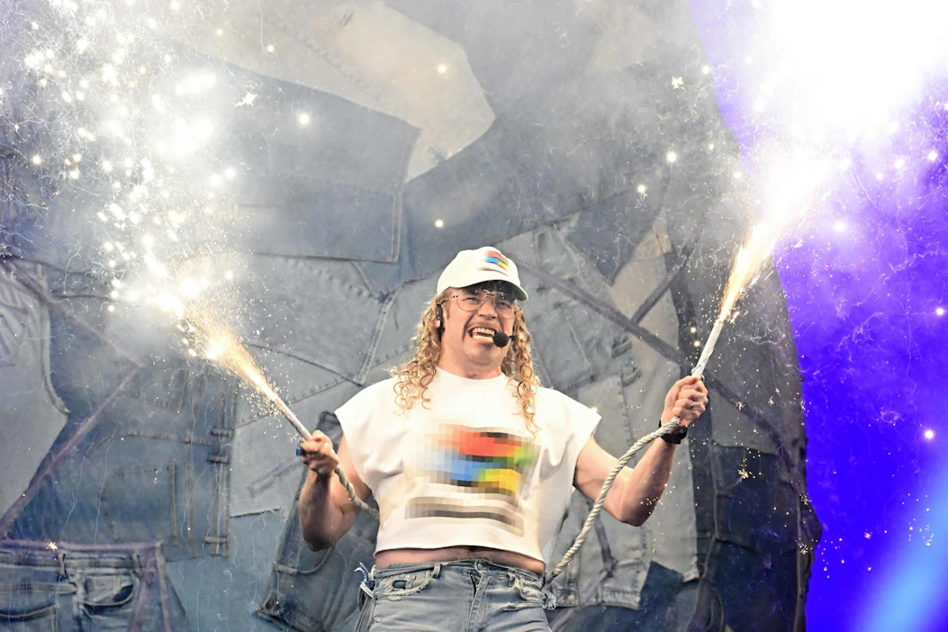 Euroviisujen finaalissa on nyt nähty kaikki kilpailuesitykset.Suomen Windows95man esiintyi numerolla 17. Suomelta nähtiin sekä musiikillisesti että visuaalisesti onnistunut veto. Illan finaalissa Ruotsin Malmössä kilpailee nyt 25 kappaletta sen jälkeen, kun Hollannin edustaja Joost Klein suljettiin kilpailusta ulos aiemmin päivällä. LEHTIKUVA / AFP.