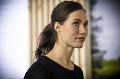 Oppositiopuolue kokoomus hyökkää välikysymyksessään pääministeri Sanna Marinin (sd.) kimppuun. Kokoomuslaisten mielestä Marin on laiminlyönyt Suomen kansallisen edunvalvonnan EU:n suuntaan komission ennallistamisesityksessä.