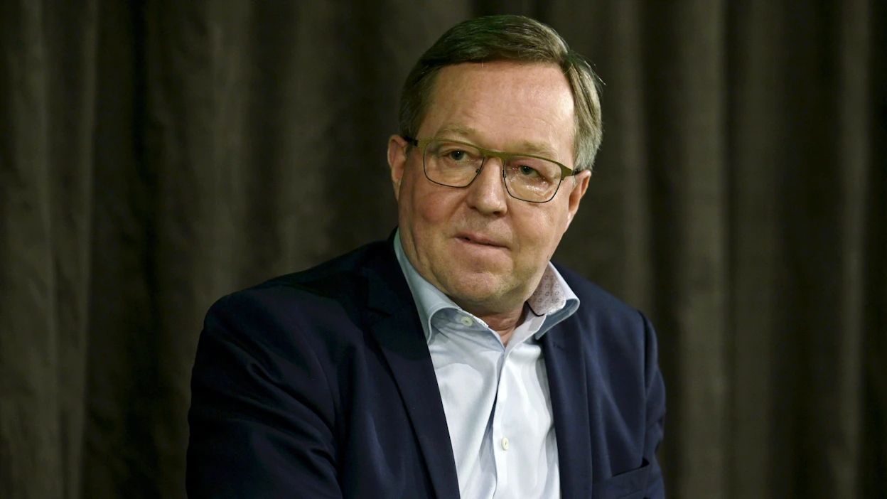 Elinkeinoministeri Mika Lintilä (kesk.) kertoo, että hänen Whatsapp-tililtään on lähetetty torstaina viesti, vaikka hän ei ole viestin lähettämiseen aikaan voinut sitä itse lähettää.
