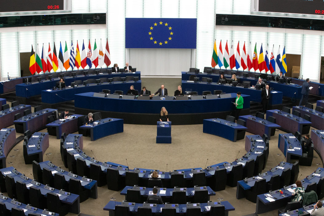 Euroopan parlamentilla on istuntosalit Brysselissä ja Strasbourgissa. Kuva jälkimmäisestä.