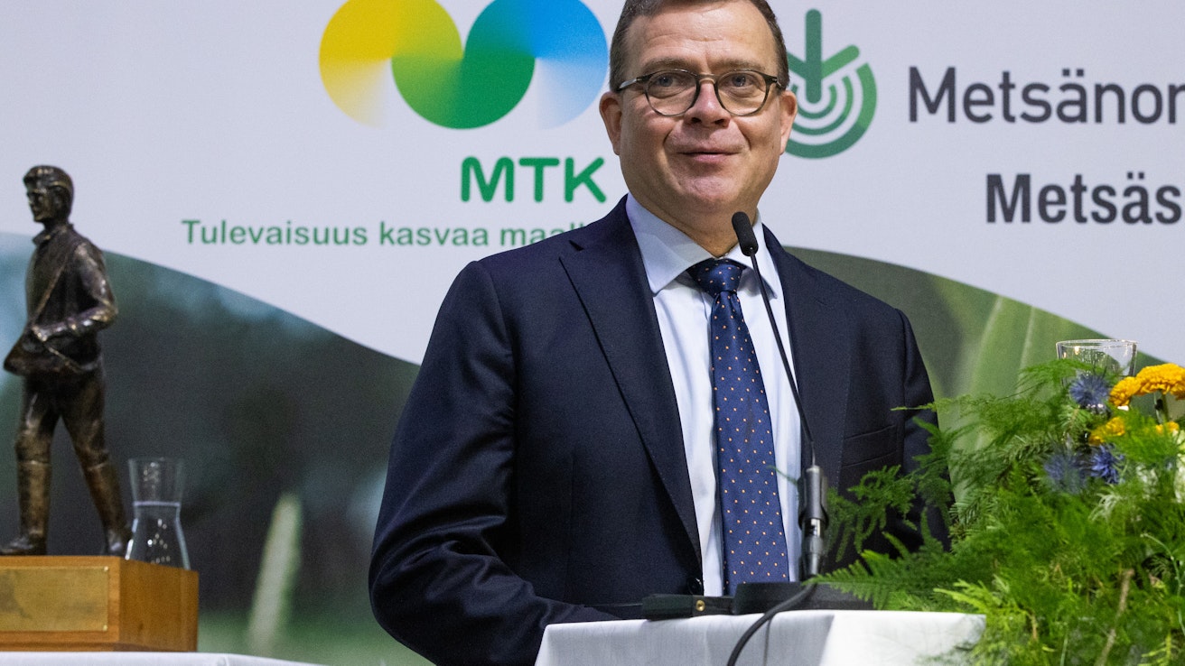 Pääministeri Petteri Orpo (kok.) muistutti MTK:n valtuuskunnan kokouksessa, että oikeudenmukainen ruokaketju, josta tuottaja saa oikeudenmukaisen osansa, tarvitsee lainsäädäntötoimia.
