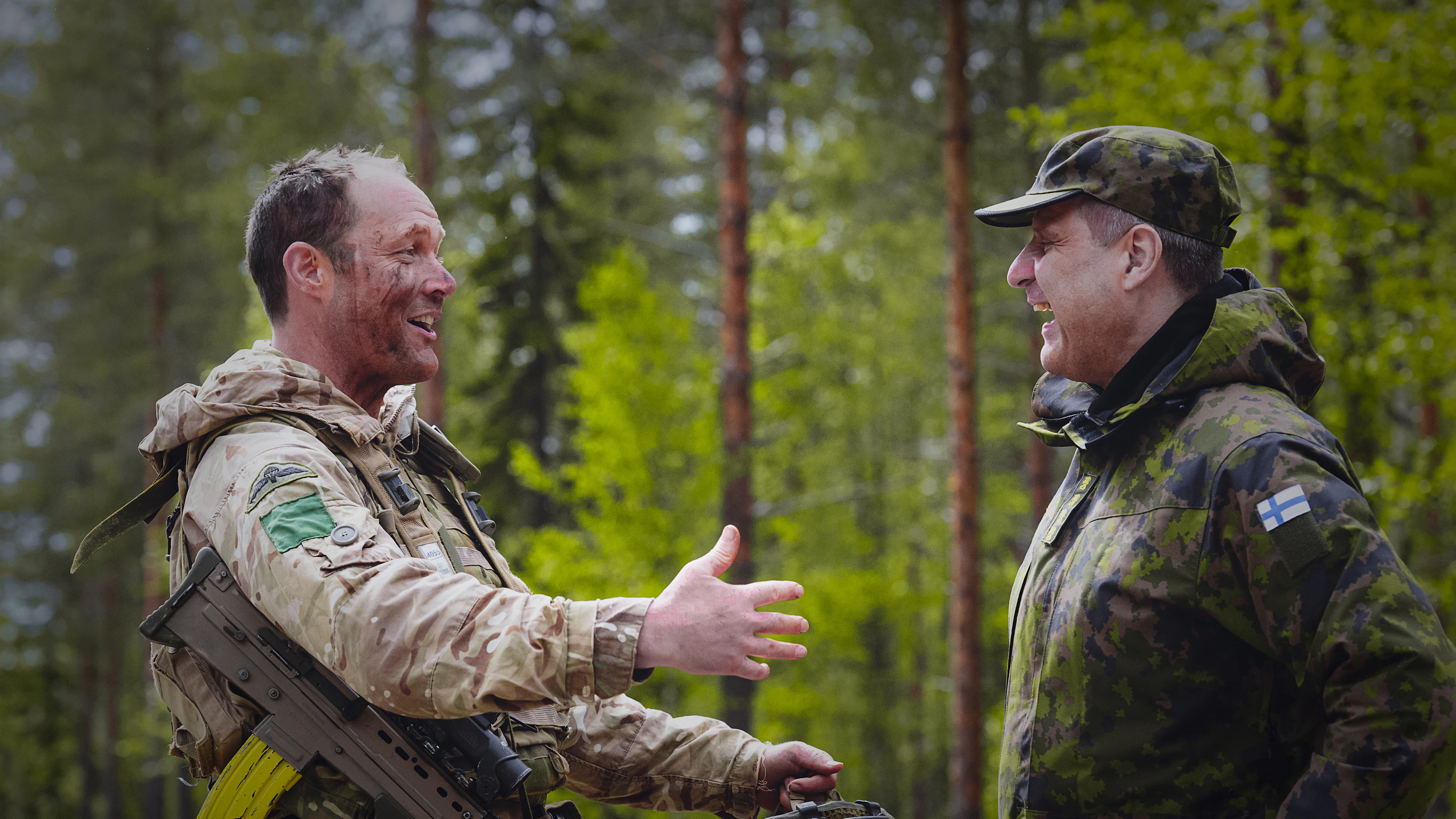 ”Tämä on todella hieno mahdollisuus harjoitella Nato-kumppaneiden kanssa aidossa ympäristössä”, brittiläinen komentaja David Man kehui Janne Jaakkolalle.