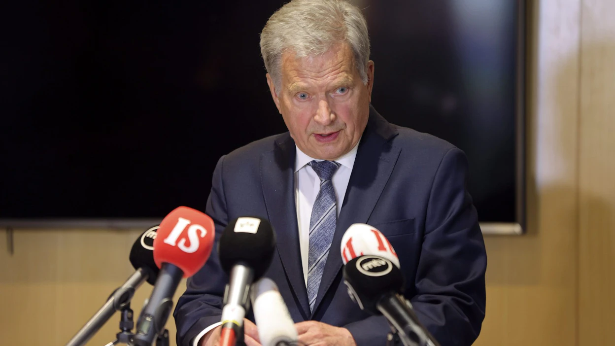 Niinistö tapasi suomalaismediaa ennen NATO huippukokouksen alkua Madridissa Espanjassa 28. kesäkuuta 2022. LEHTIKUVA / HANDOUT / JUHANI KANDELL TPK.