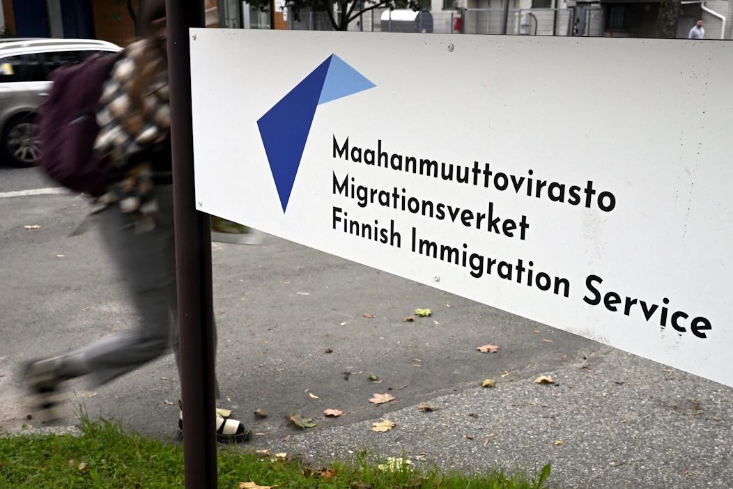 Lakimuutokset laittavat Maahanmuuttoviraston talouden koetukselle. Arkistokuvassa viraston palvelupiste Helsingin Malmilla. EMMI KORHONEN / LEHTIKUVA.