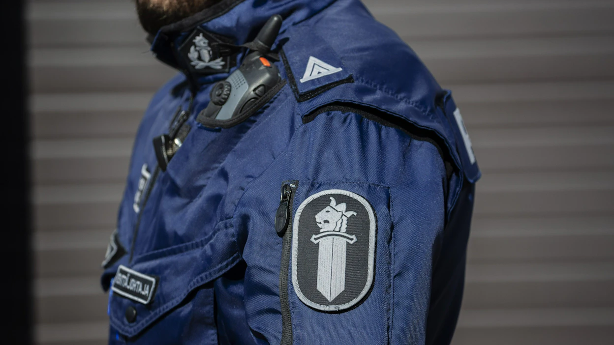 Poliisi tutkii tapausta ryöstön yrityksenä, pahoinpitelynä ja kotirauhan rikkomisena. LEHTIKUVA / TIMO HEIKKALA.