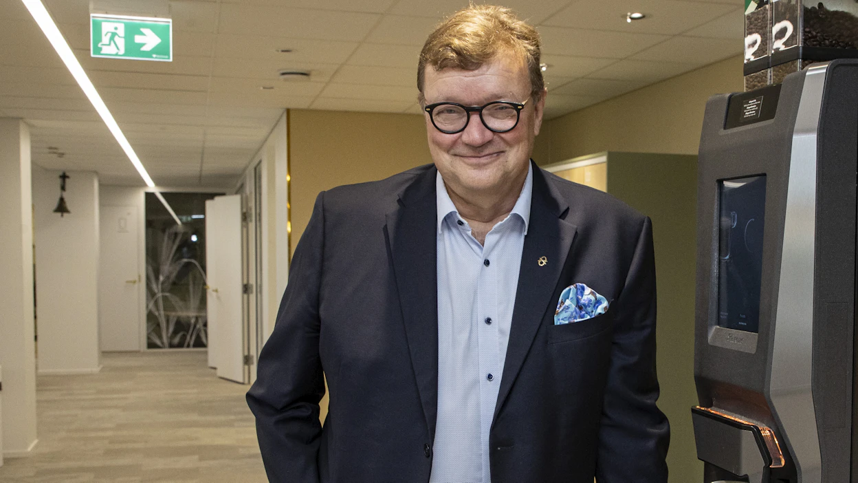 Jouni Kemppainen aikoo siirtyä vapaalle kevättalvella. Mitä hän aikoo sitten tehdä? ”Metsätöitä vaimon maatilalla, pienimuotoista oliivintuotantoa Italiassa ja lähes täysipäiväistä isovanhemmuutta kahdelle lapsenlapselle.”
