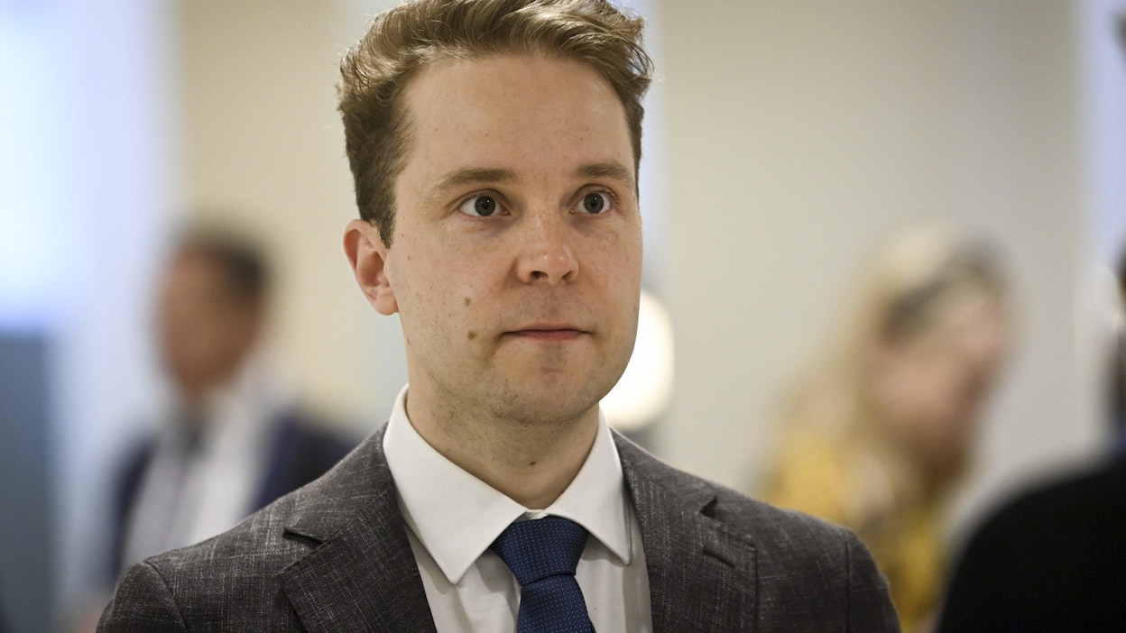 Tiede- ja kulttuuriministeri Petri Honkonen ehdottaa varhaiskasvatuslain muuttamista, jotta päiväkoteihin ja esikouluihin saataisiin työvoimaa. LEHTIKUVA / Emmi Korhonen.