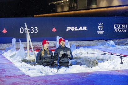 Paahtu oy:n perustajat Mimosa Kangas ja Bahez Karim yrittivät avantopuheellaan vakuuttaa sijoittajat rahoittamaan kahviklapin tuotantolinjaa.