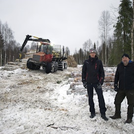 Markus Viitalan (vas.) ja Jouni Väisäsen metsätilat ovat Lapissa ja Koillismaalla.