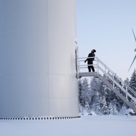 Tuulivoiman yhteenlaskettu tehokapasiteetti Suomessa on jo 5 677 megawattia. Arkistokuva on Tuuliwatin tuulivoimapuistosta Kalajoen Mustilankankaalla.