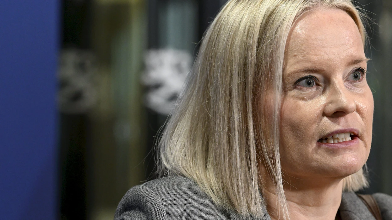 Valtiovarainministeri Riikka Purran (ps.) mukaan Suomen oleelliset verrokkimaat ovat tehneet vastaavia uudistuksia 1990- ja 2000-luvuilla, ja hallitus haluaa liikkua tässä pohjoismaiseen suuntaan. LEHTIKUVA / Heikki Saukkomaa.