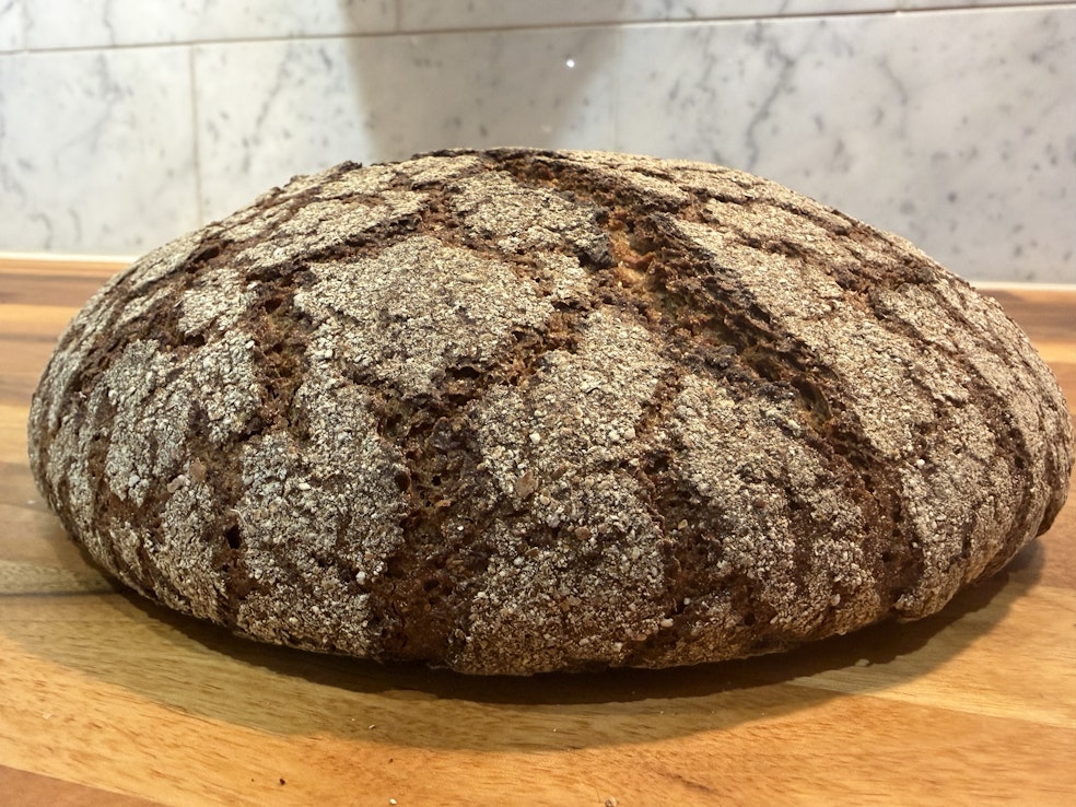 Monenlaiset symbolit puhuttelevat ihmistä usein paremmin kuin tuhat sanaa. Näitä symboleita on kirkon perinne täynnä. 