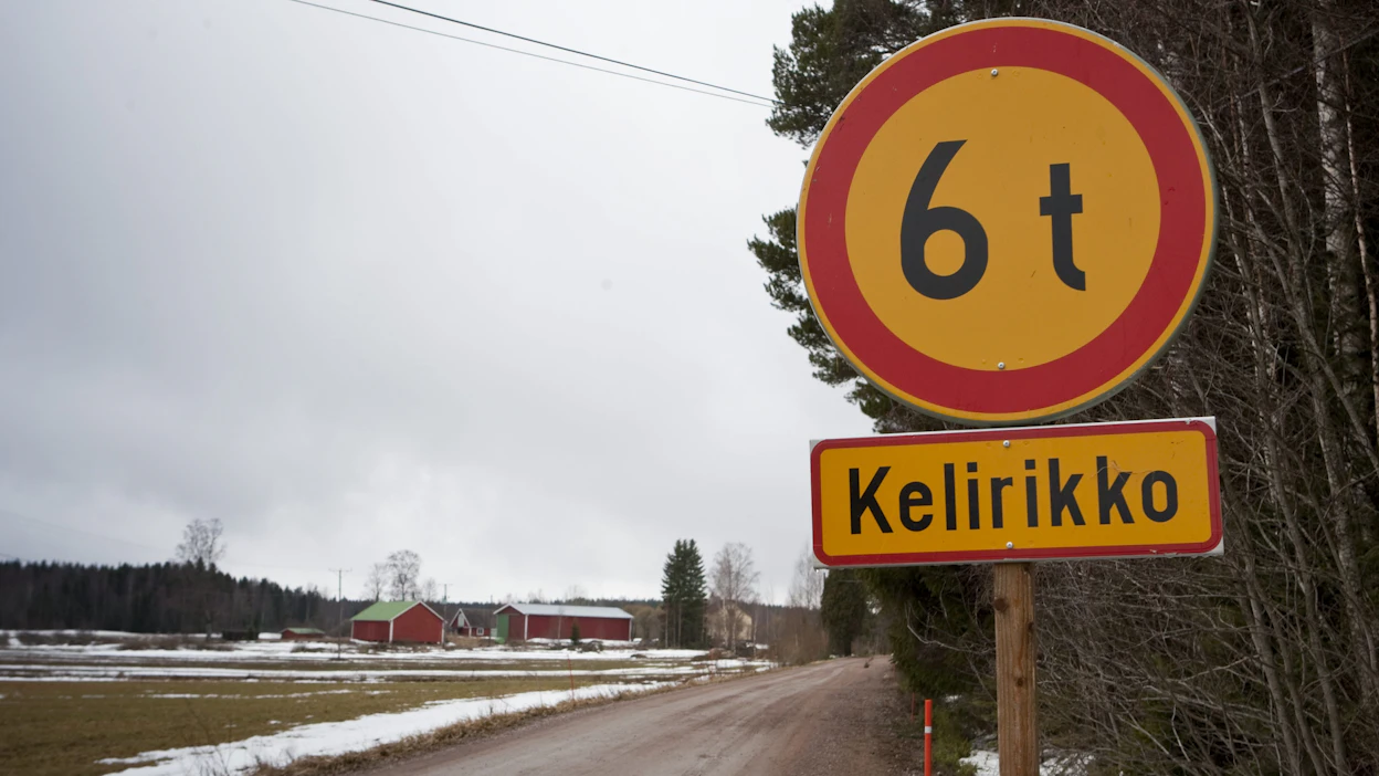 Yksityisteiden merkitys on moninainen ja niiden kunnosta ja ylläpidosta vastaavat tiekunnan osakkaat eli kiinteistöjen omistajat.