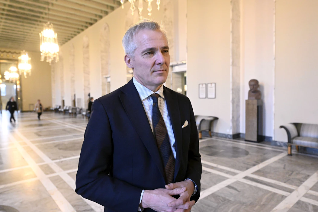 Opetusministeri Anders Adlercreutz arvioi, että kysymys voi jäädä seuraavan hallituksen asialistalle. LEHTIKUVA / Vesa Moilanen.