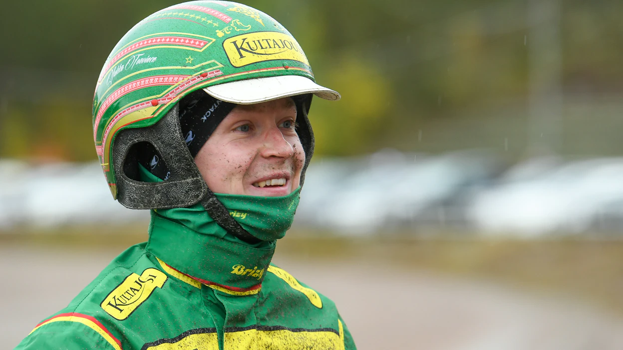 Jukka Torvinen ohjastaa Verona Hoistia Pilvenmäki Special -karsinnassa.