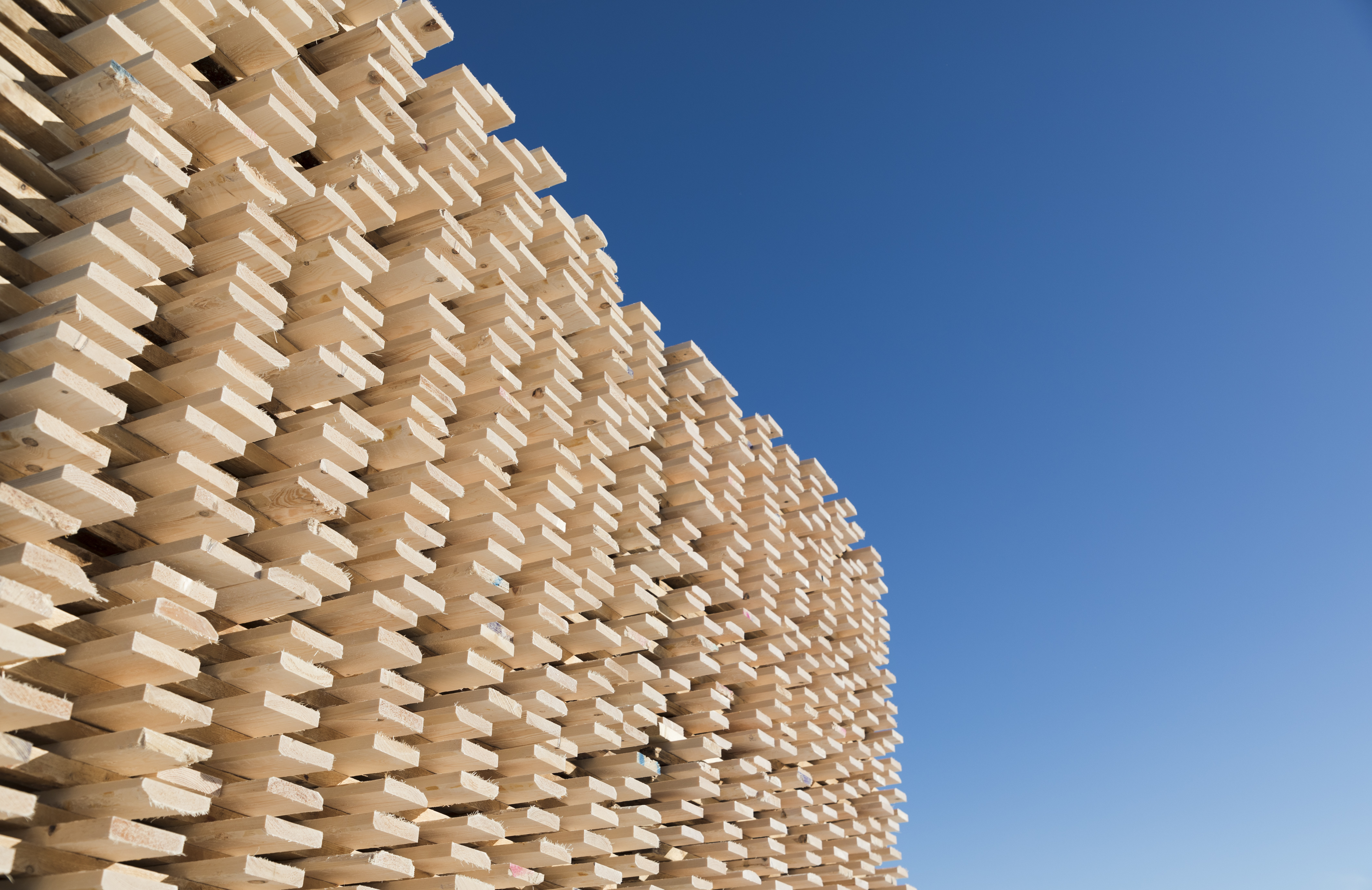 Suomen tehtaiden tuotantomäärät ovat suunnitellulla tasolla. Kuva Kuusamon sahalta.