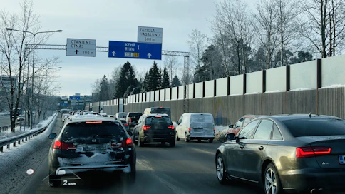 Pääsiäisen menoliikenne ruuhkauttaa ensimmäisenä pääkaupunkiseudun poistumisväyliä.