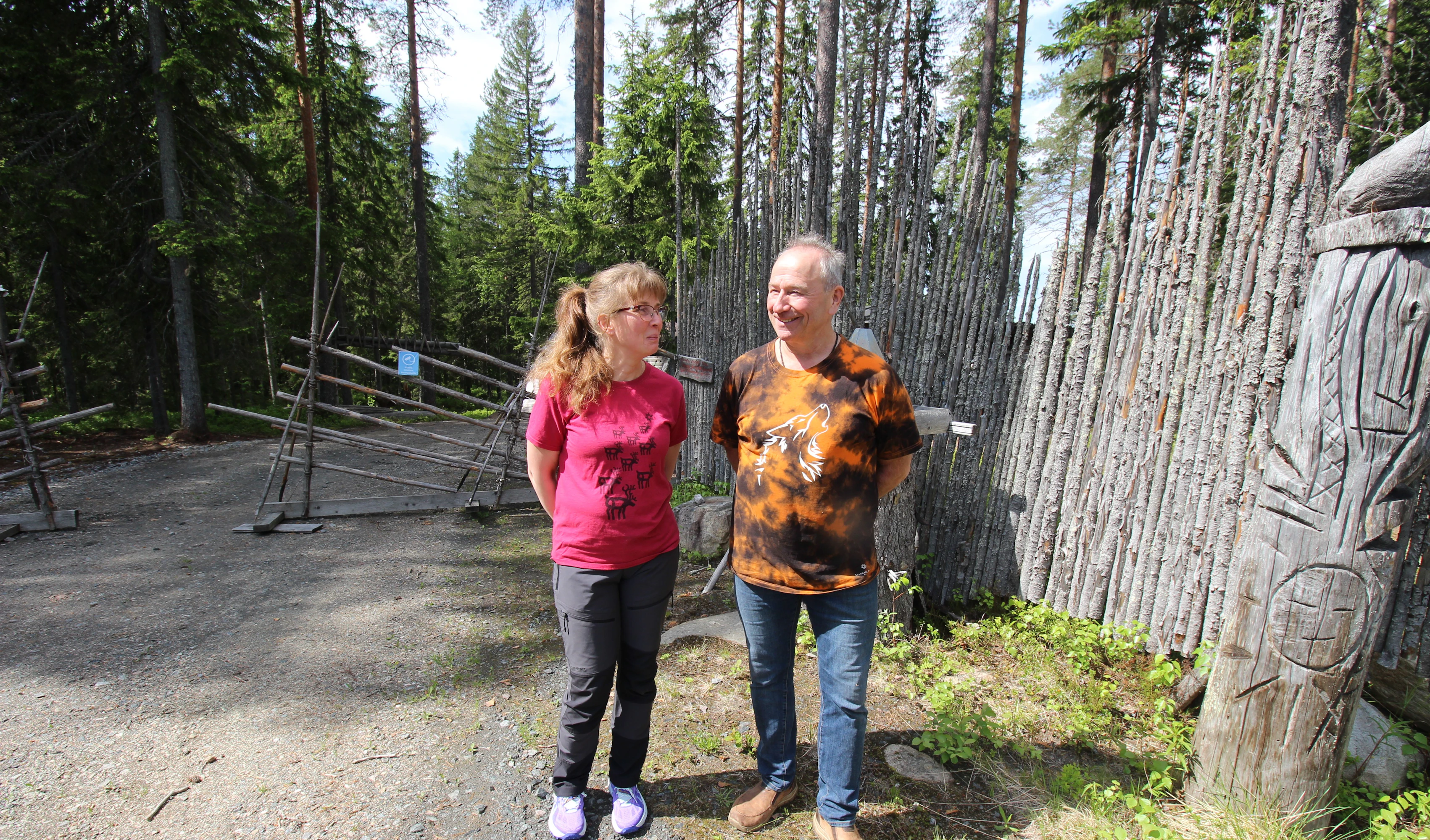 Kotakylän ja Saunamaan portilla huokuu luonnonrauha, joista Virpi Matilainen ja Keijo Tuononen itsekin nauttivat.