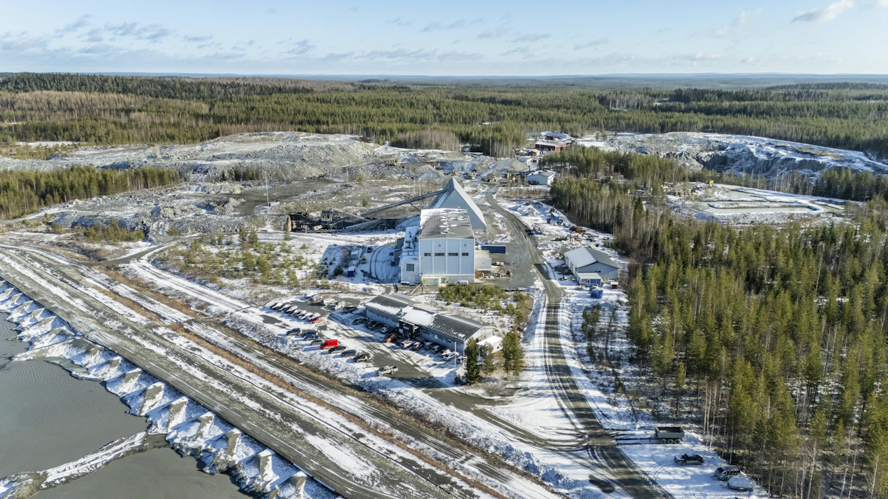 Endominesin Pampalon kultakaivos sijaitsee Karjalan kultalinjalla Ilomantsissa.